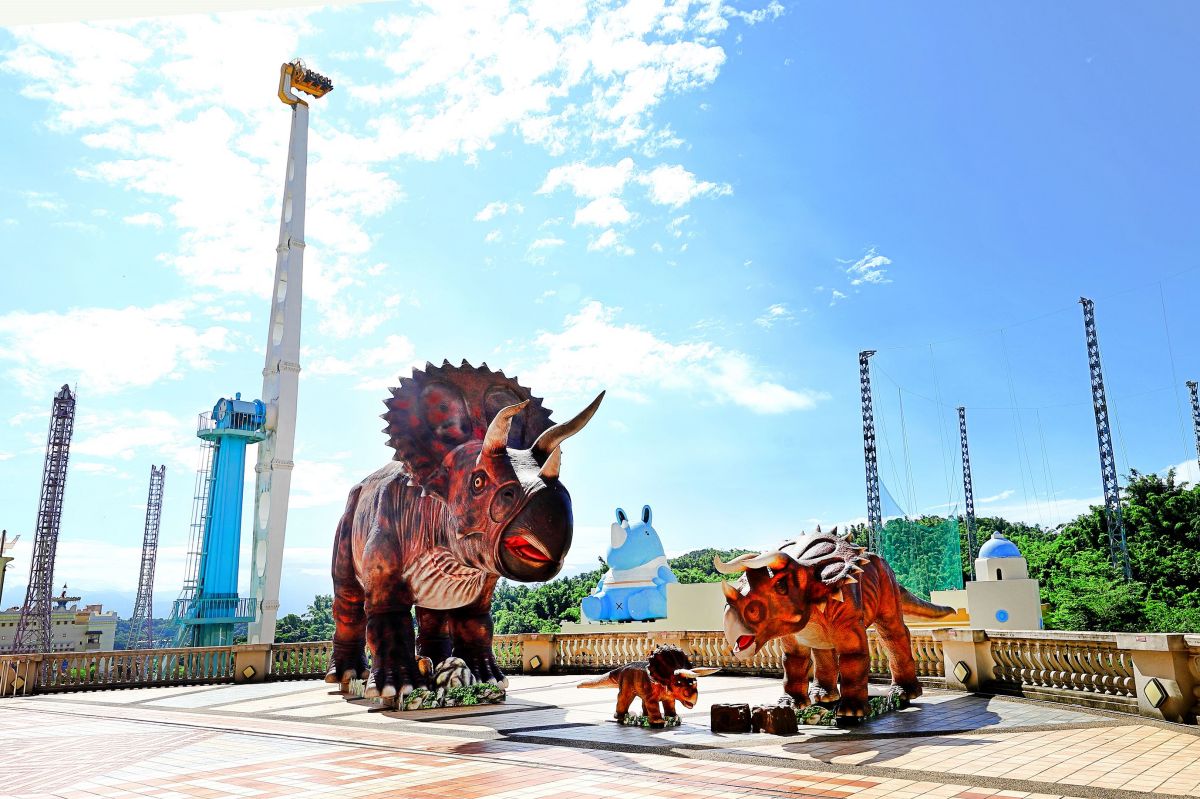 高雄期間限定「恐龍遊樂園」!18隻全動態超巨大恐龍出沒,暑假活動一次看 高雄期間限定「恐龍遊樂園」!18隻全動態超巨大恐龍出沒,暑假活動一次看