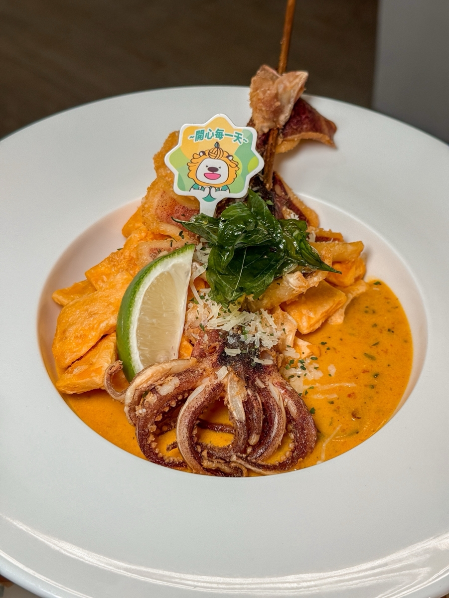 【港都雄好呷】送義式鮮奶油布蕾!NU PASTA 18道新品上桌,酥炸整隻魷魚超吸睛 【港都雄好呷】送義式鮮奶油布蕾!NU PASTA 18道新品上桌,酥炸整隻魷魚超吸睛