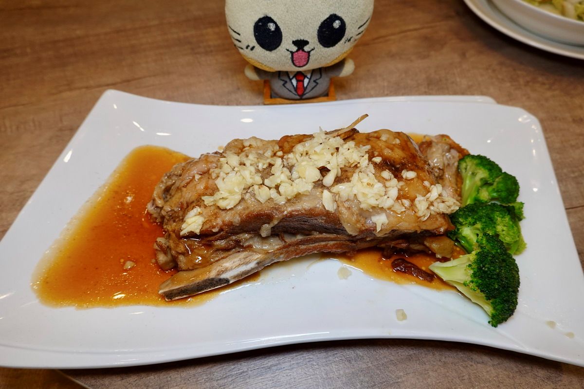 黃仁勳最愛「花娘小館」插旗南京復興!同款菜色必點蒼蠅頭,招牌特色菜一次看 黃仁勳最愛「花娘小館」插旗南京復興!同款菜色必點蒼蠅頭,招牌特色菜一次看