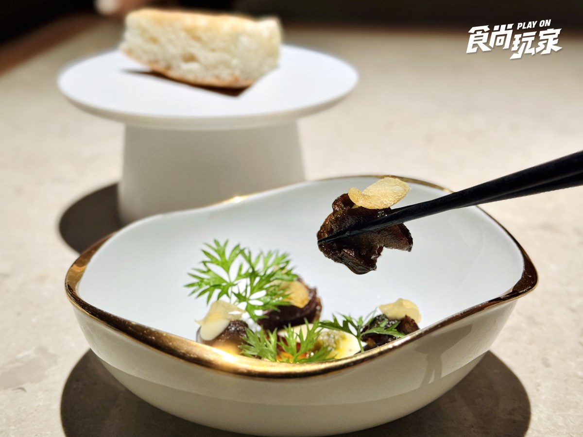 高CP值「米其林一星」千元有找!牛肉麵、梅干扣肉變法餐,免費續洋芋、玩盲盒 高CP值「米其林一星」千元有找!牛肉麵、梅干扣肉變法餐,免費續洋芋、玩盲盒