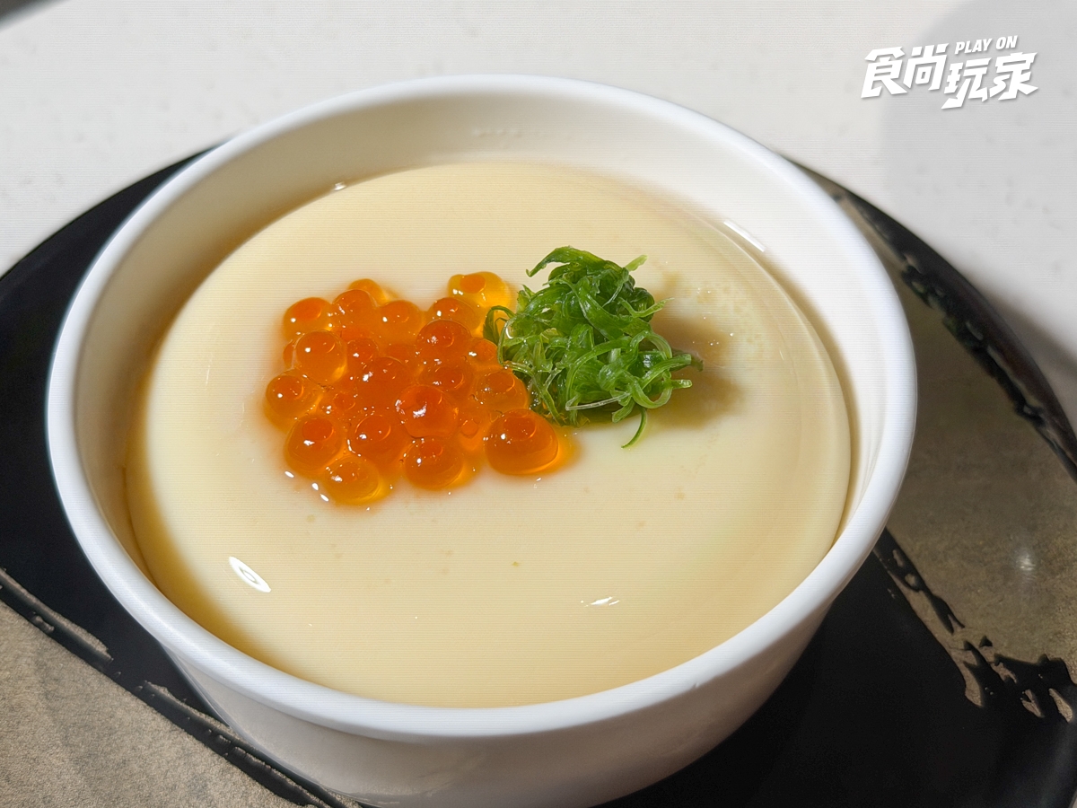 爭鮮推出獵奇美食！鮭魚卵霜淇淋、鮭魚千層蛋糕等你挑戰，鮭魚造型扇必收