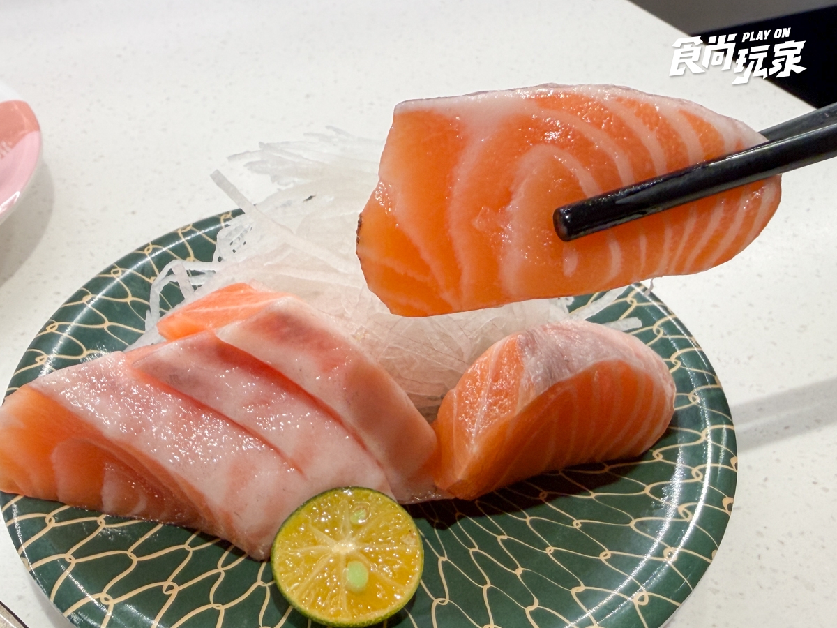 爭鮮推出獵奇美食！鮭魚卵霜淇淋、鮭魚千層蛋糕等你挑戰，鮭魚造型扇必收