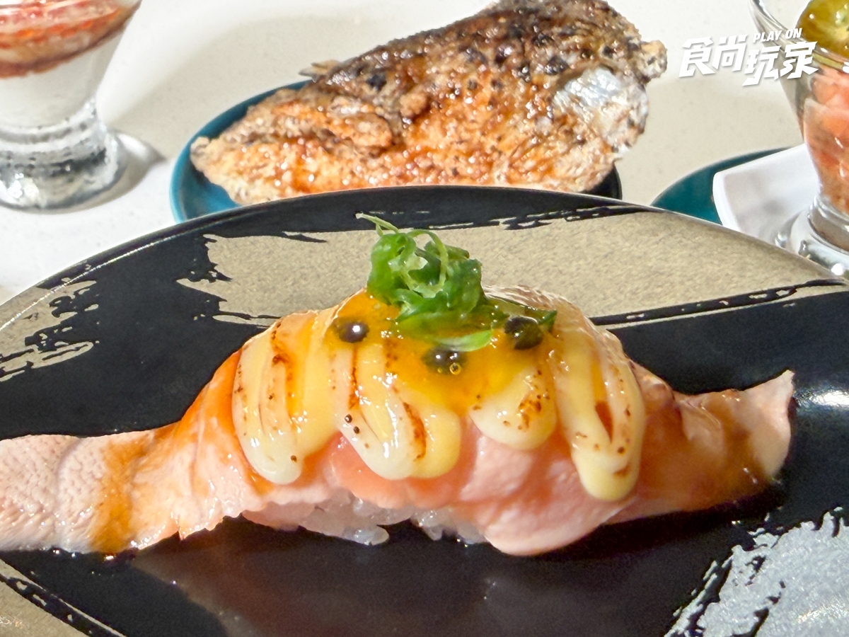 爭鮮推出獵奇美食！鮭魚卵霜淇淋、鮭魚千層蛋糕等你挑戰，鮭魚造型扇必收