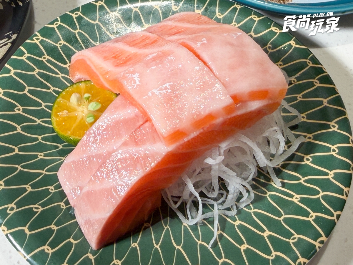 爭鮮推出獵奇美食!鮭魚卵霜淇淋、鮭魚千層蛋糕等你挑戰,鮭魚造型扇必收 爭鮮推出獵奇美食!鮭魚卵霜淇淋、鮭魚千層蛋糕等你挑戰,鮭魚造型扇必收