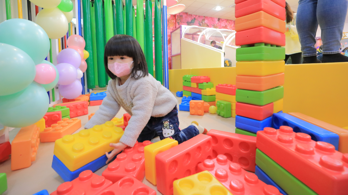 免費玩！基隆７座室內兒童樂園，超大球池溜滑梯、旋轉飛車、BBQ露營區