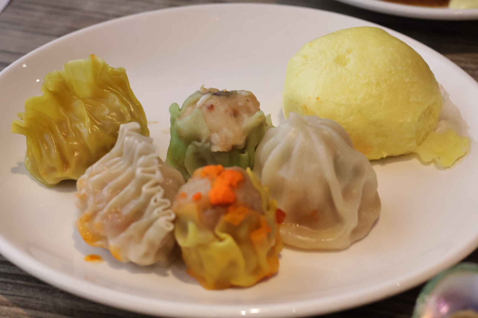 台中超狂Buffet！最低818元起，生魚片、牛肉湯、港點吃到飽，在地人最高７折