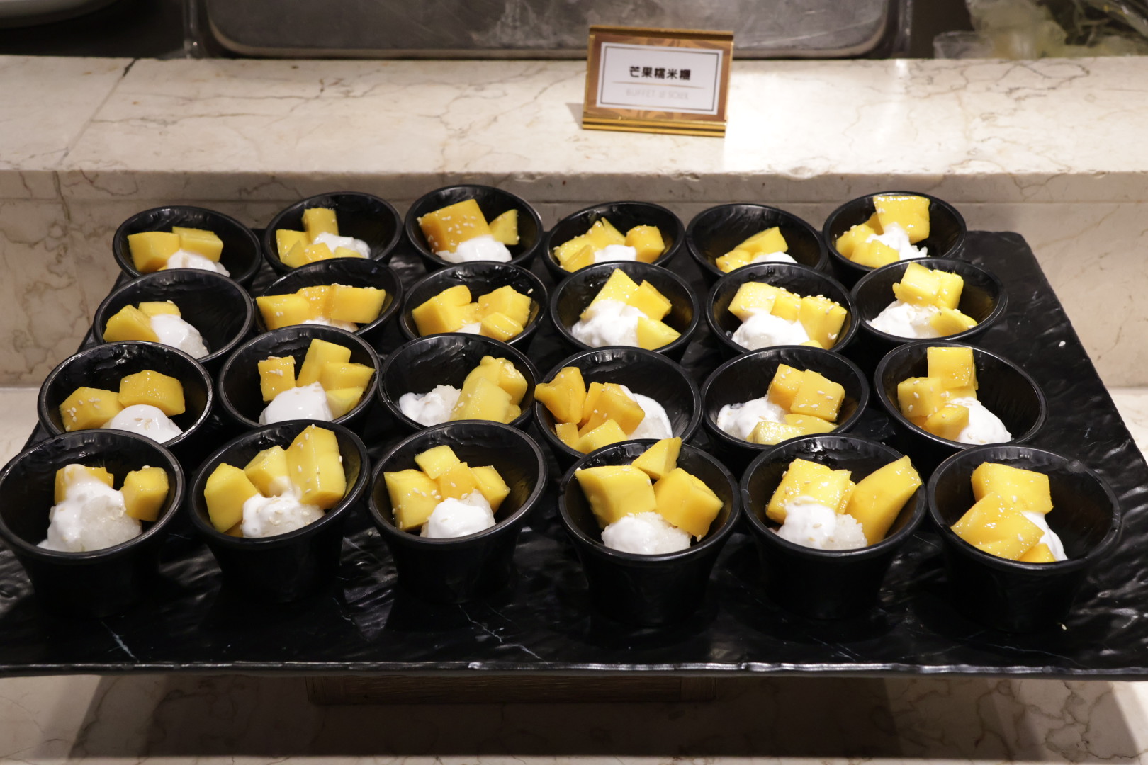 台中超狂Buffet！最低818元起，生魚片、牛肉湯、港點吃到飽，在地人最高７折