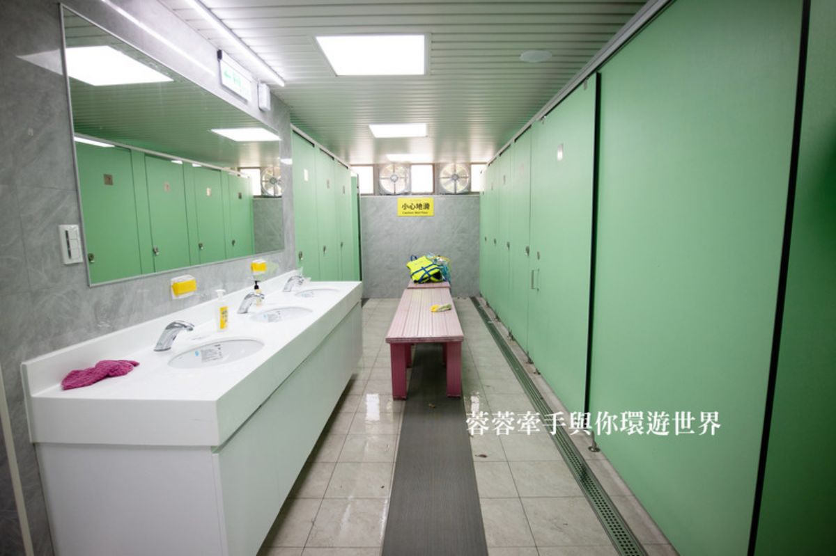 兒童票只要55元！台北超低調高CP值玩水景點，嗨玩水上溜滑梯、氣墊滑水道