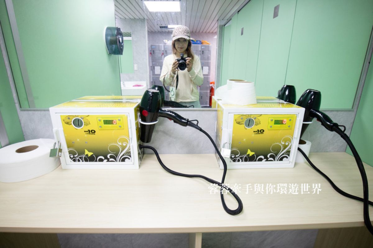 兒童票只要55元！台北超低調高CP值玩水景點，嗨玩水上溜滑梯、氣墊滑水道
