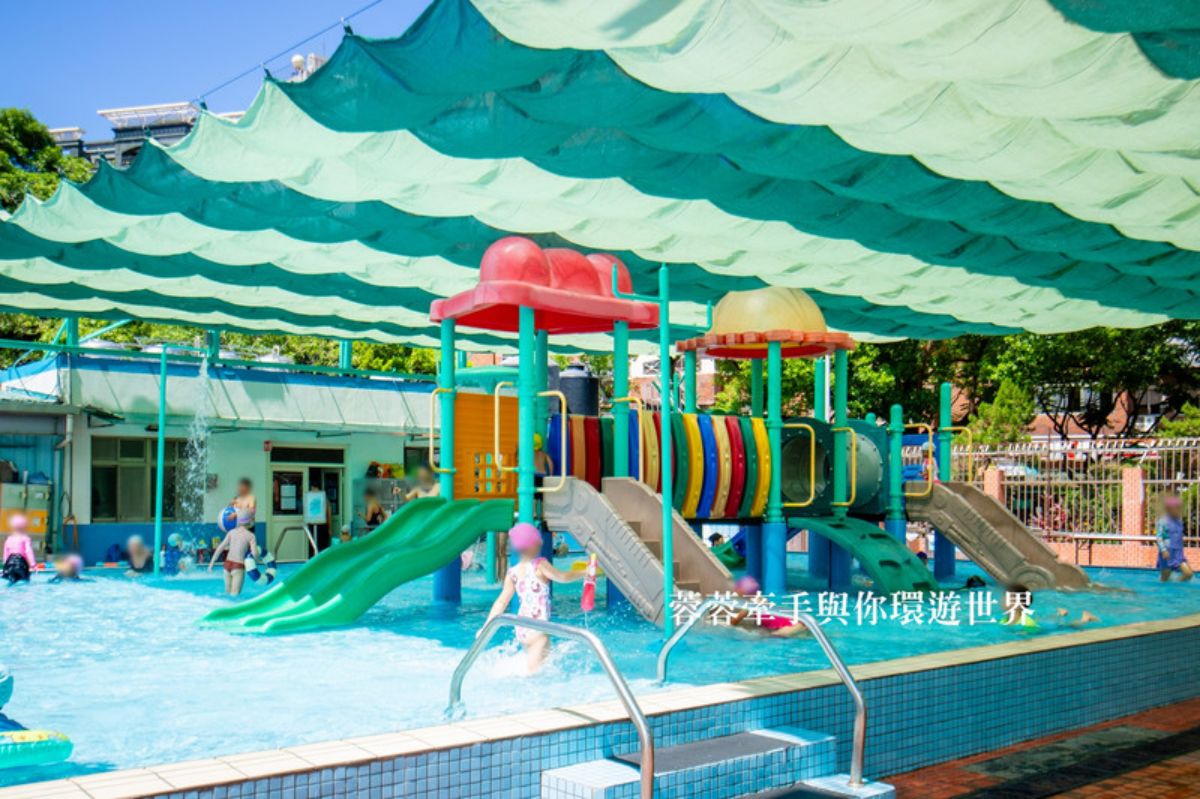 兒童票只要55元！台北超低調高CP值玩水景點，嗨玩水上溜滑梯、氣墊滑水道