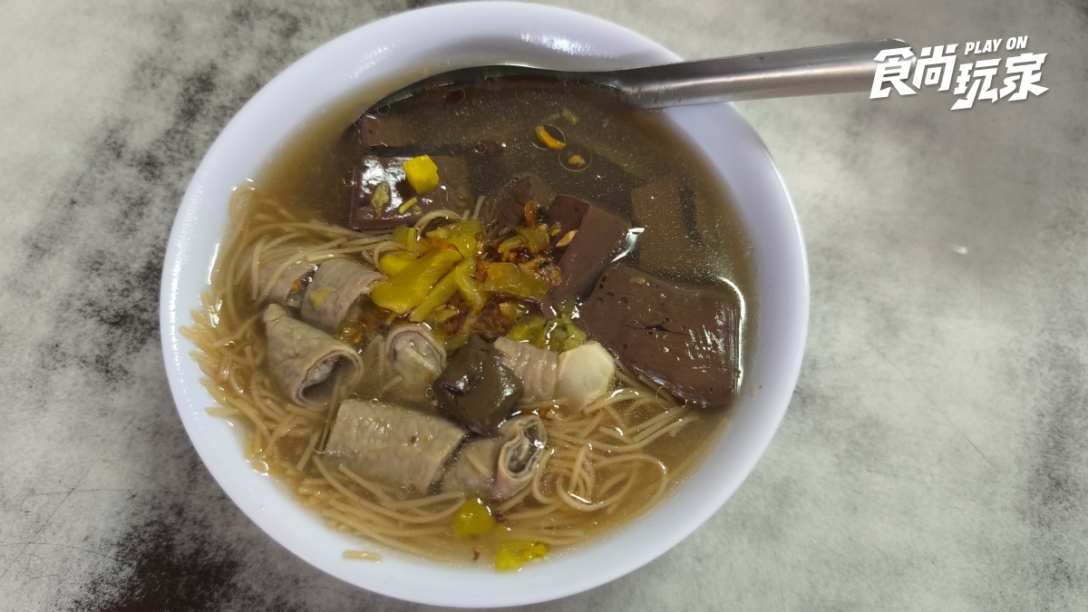 鹿港老街復古新玩法！跟著林美秀吃爆百年水晶餃、旗袍搭三輪車漫遊古城