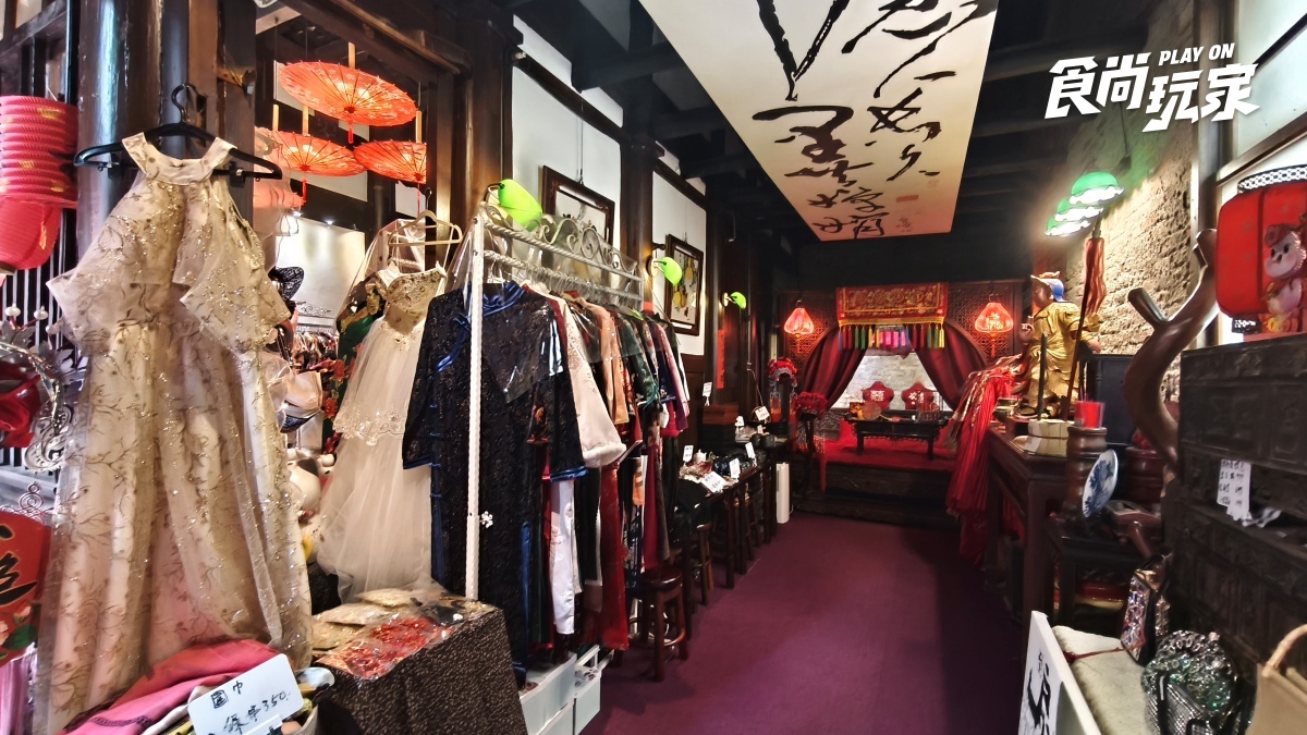 鹿港老街復古新玩法！跟著林美秀吃爆百年水晶餃、旗袍搭三輪車漫遊古城