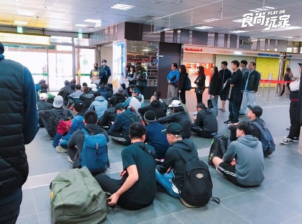 台北車站大變身！嘟嘟鐘、黑白格地板走入歷史，大廳增設巨型螢幕、廁所翻新