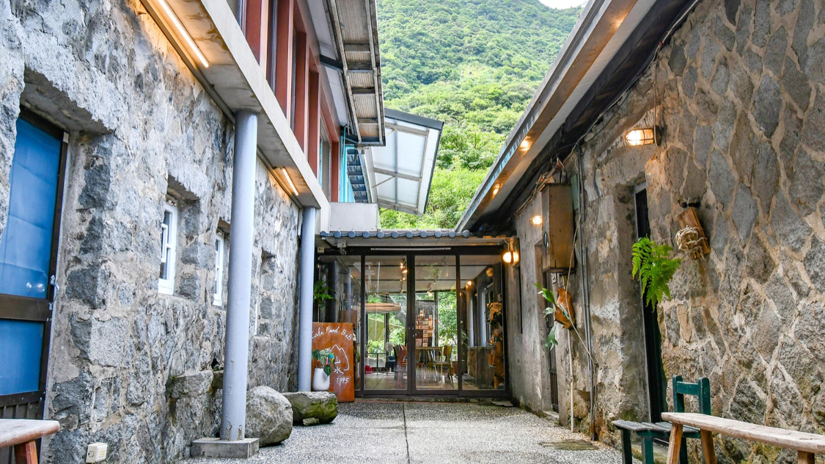 九份金瓜石民宿推薦！７間山城旅宿懶人包，礦工石頭屋、山海美景、２人包棟