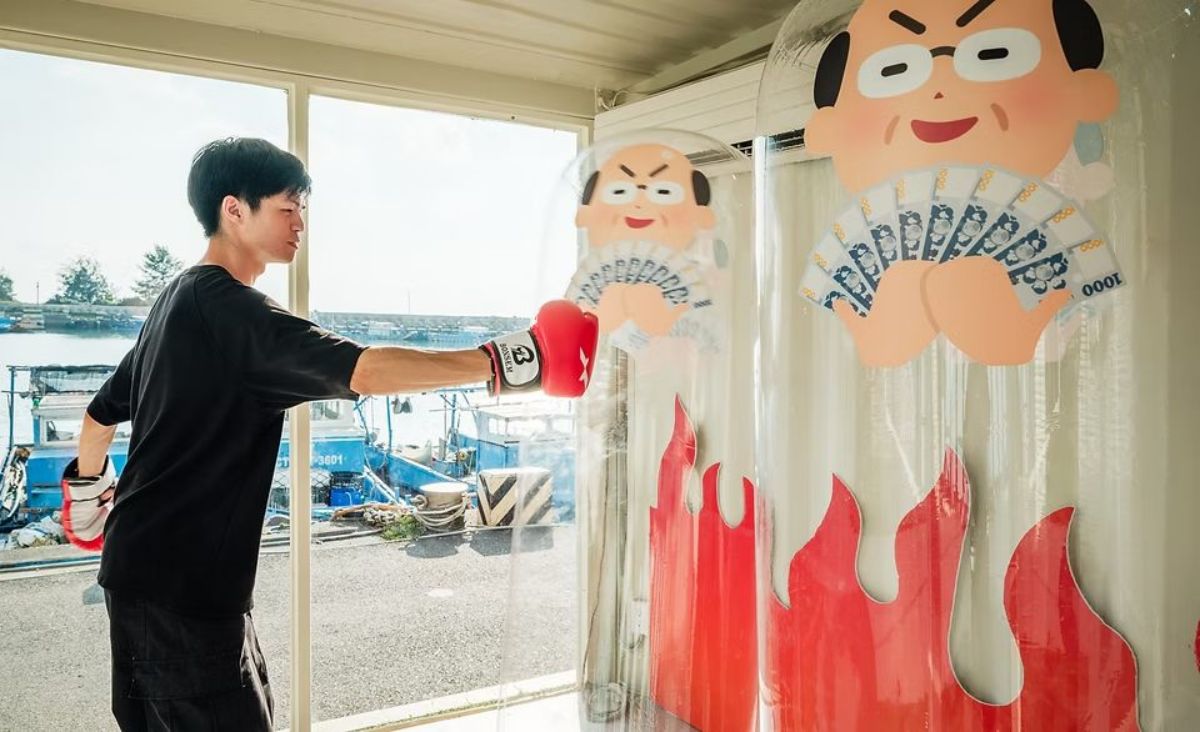 翻桌、揍老闆在這都合法!全台最療癒「社畜日常展」免費逛,還有撿鈔票挑戰 翻桌、揍老闆在這都合法!全台最療癒「社畜日常展」免費逛,還有撿鈔票挑戰