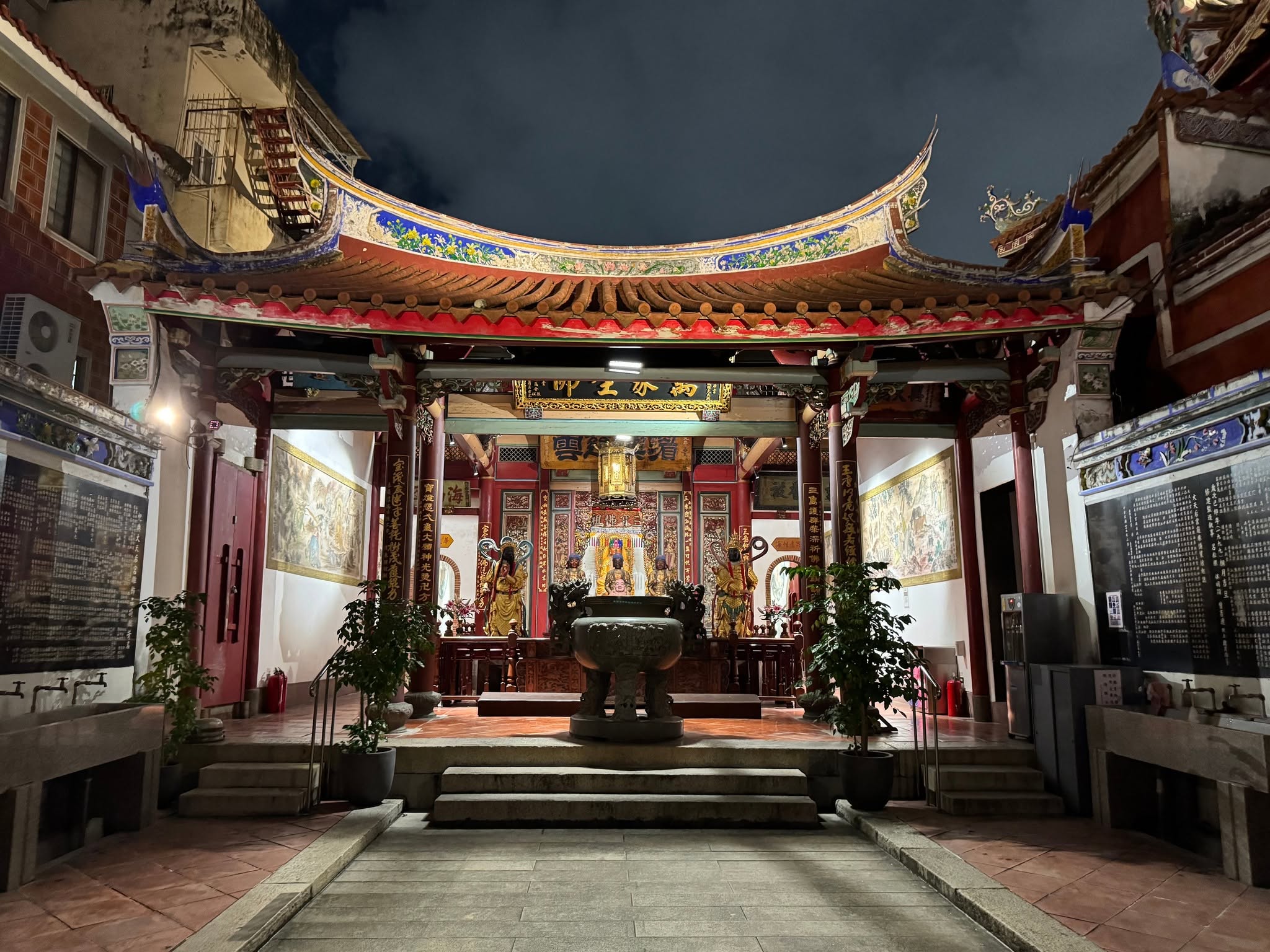 台南夜景升級！點亮８處古蹟，七夕出現「巨型紅線」、月老廟互動裝置必玩