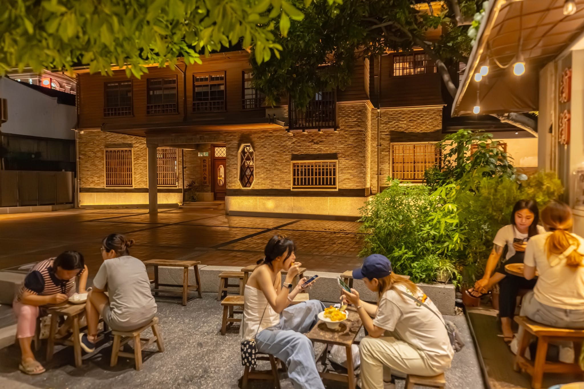 台南夜景升級！點亮８處古蹟，七夕出現「巨型紅線」、月老廟互動裝置必玩