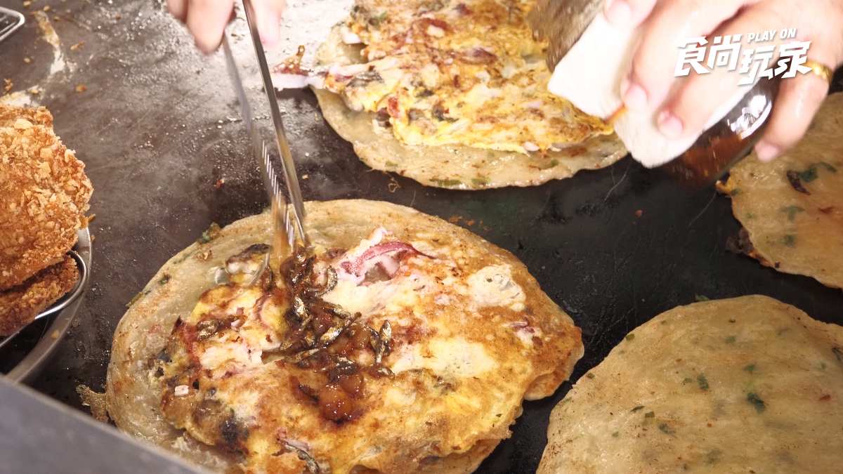 「海景第一排」吃早餐！每天只賣３小時，必點海鮮蔥抓餅、小管泡麵＆潛艇堡