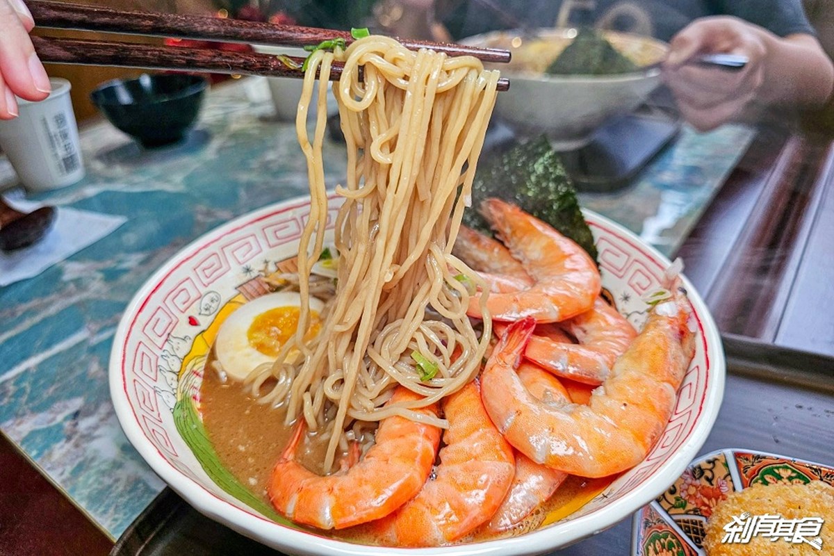 275元吃到飽！「高CP值拉麵」飲料冰淇淋、白飯無限續，免費電動玩到爽