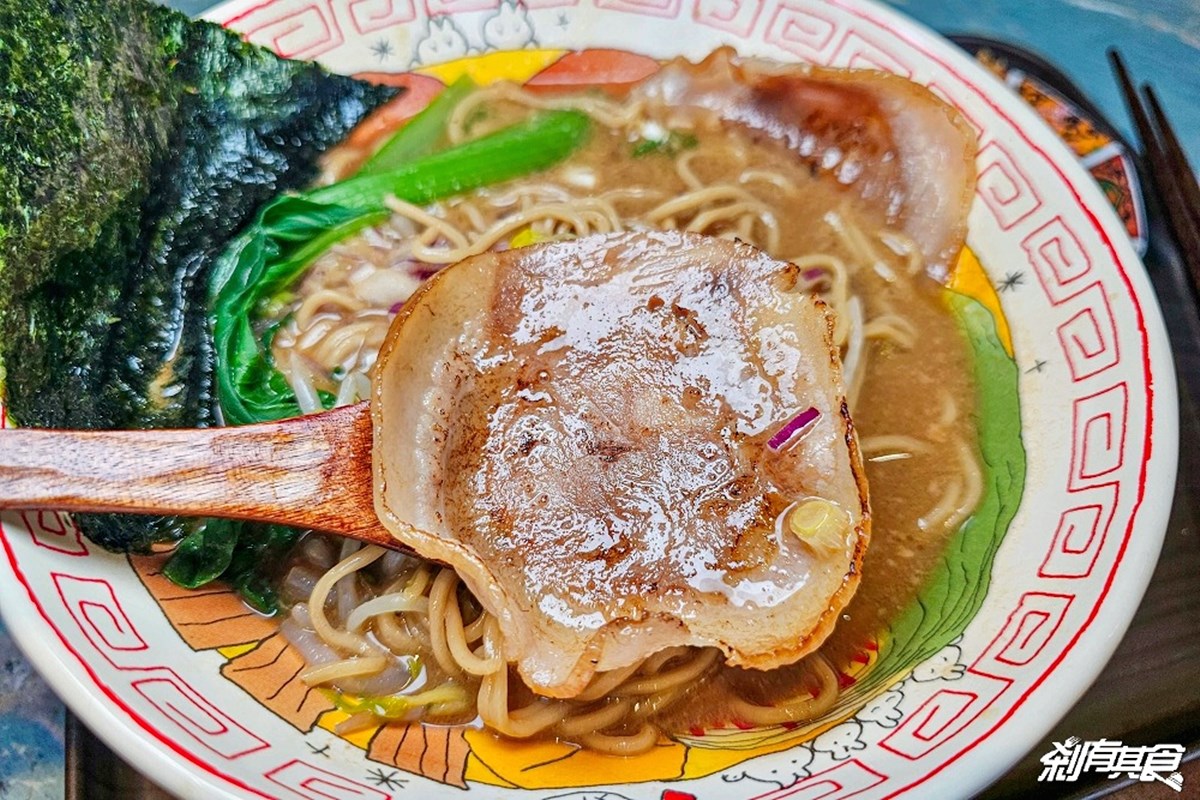 275元吃到飽！「高CP值拉麵」飲料冰淇淋、白飯無限續，免費電動玩到爽
