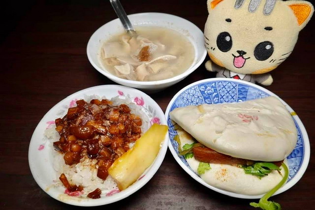 萬華實力派美食都在這!龍山寺6家破千則好評名店:百年魷魚羹、7年米其林推薦 萬華實力派美食都在這!龍山寺6家破千則好評名店:百年魷魚羹、7年米其林推薦