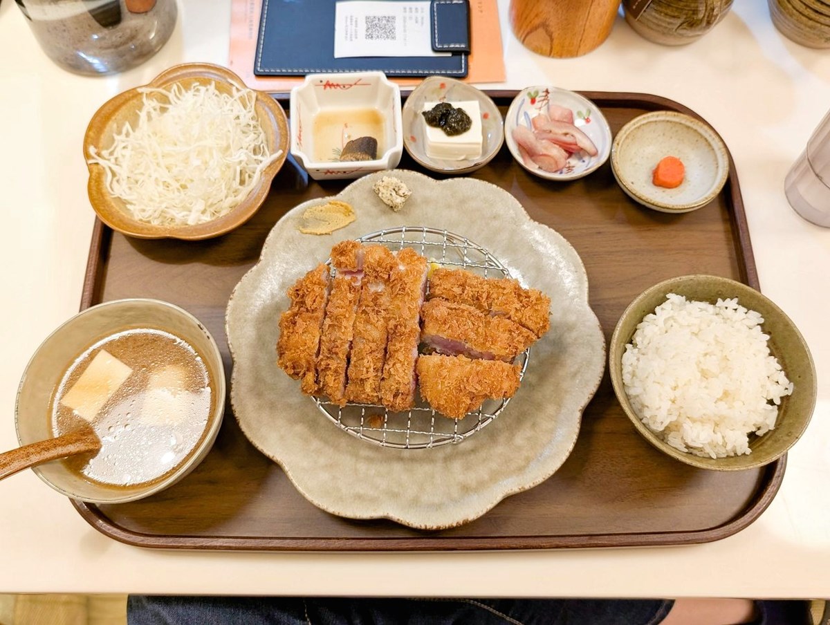 全台首推「豬排吃到飽」!380元起炸豬五花無限續盤,白飯、高麗菜絲也暢吃 全台首推「豬排吃到飽」!380元起炸豬五花無限續盤,白飯、高麗菜絲也暢吃