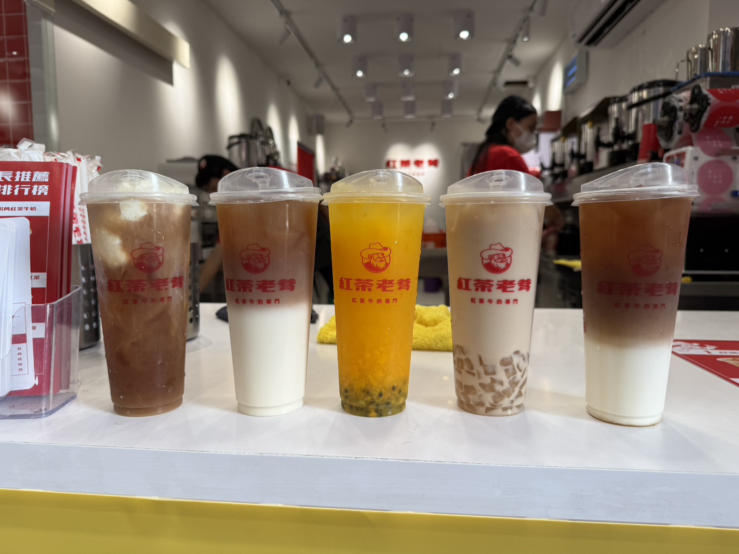 手搖買２送１！南部紅茶牛奶霸主插旗台北，新品冰淇淋紅茶、芒芒百香超消暑