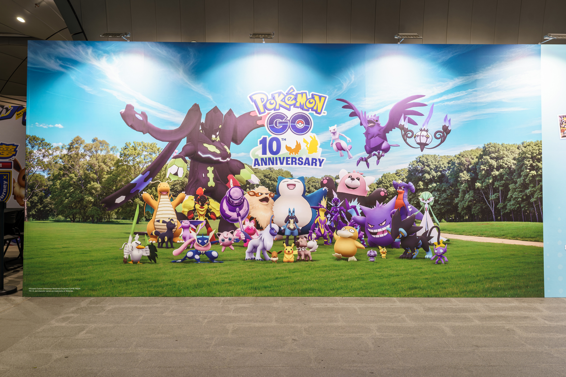 《Pokémon GO》10週年展登場！超夢、明信片免費送，精靈球悠遊卡這天開賣
