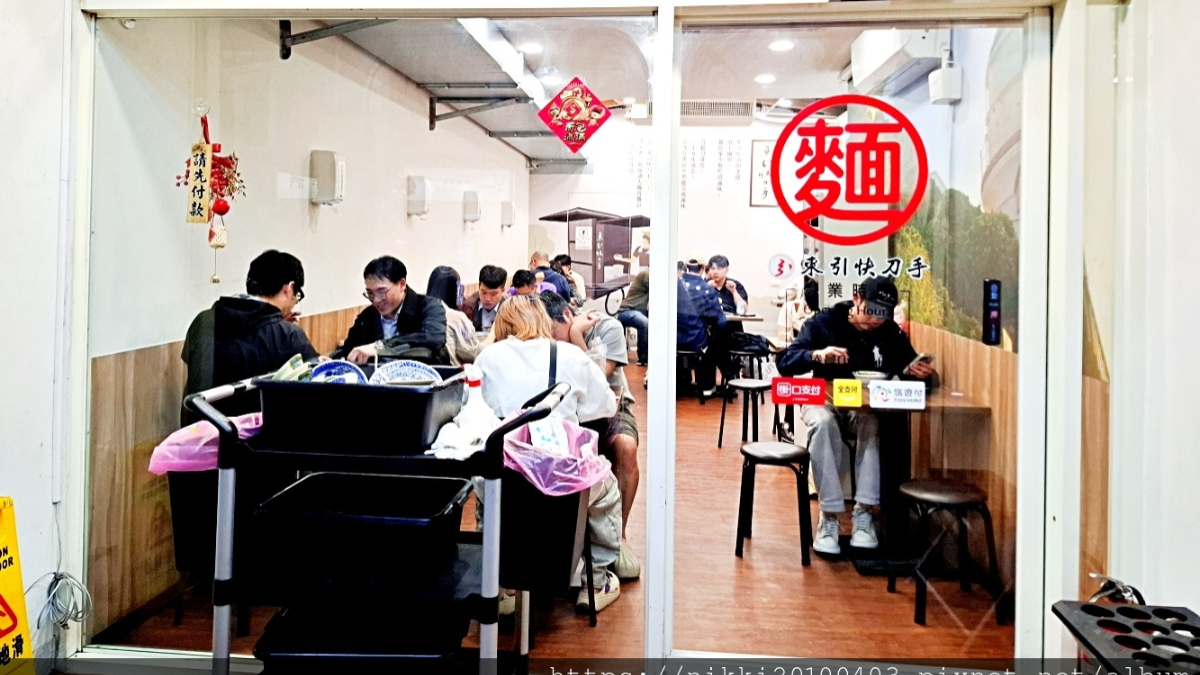 半夜想吃牛肉麵不要叫女友煮！台北６間深夜牛肉麵：24小時、必比登、免費續麵