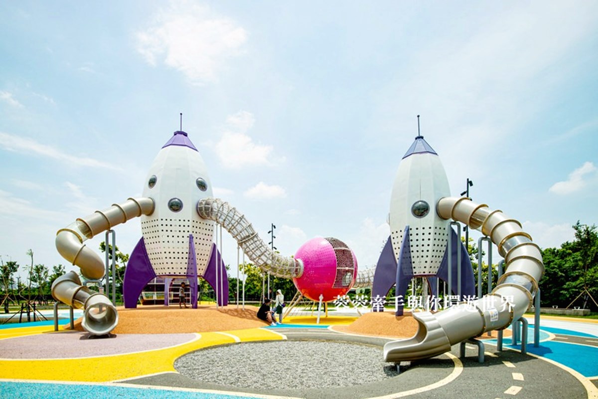 全新「太空主題公園」免費玩！２層樓火箭滑梯、飛碟星球太狂，4500坪超放電