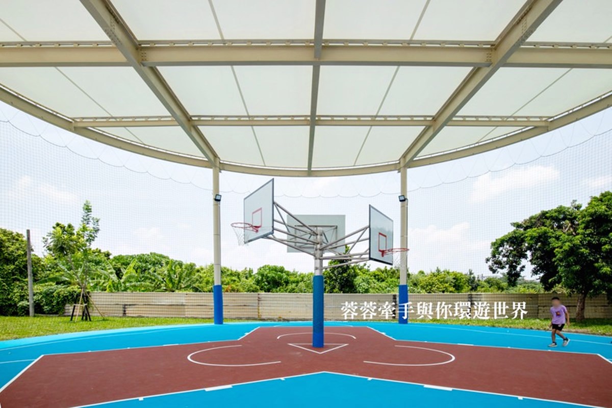 全新「太空主題公園」免費玩！２層樓火箭滑梯、飛碟星球太狂，4500坪超放電
