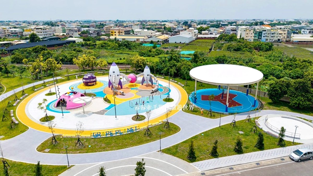 全新「太空主題公園」免費玩！２層樓火箭滑梯、飛碟星球太狂，4500坪超放電