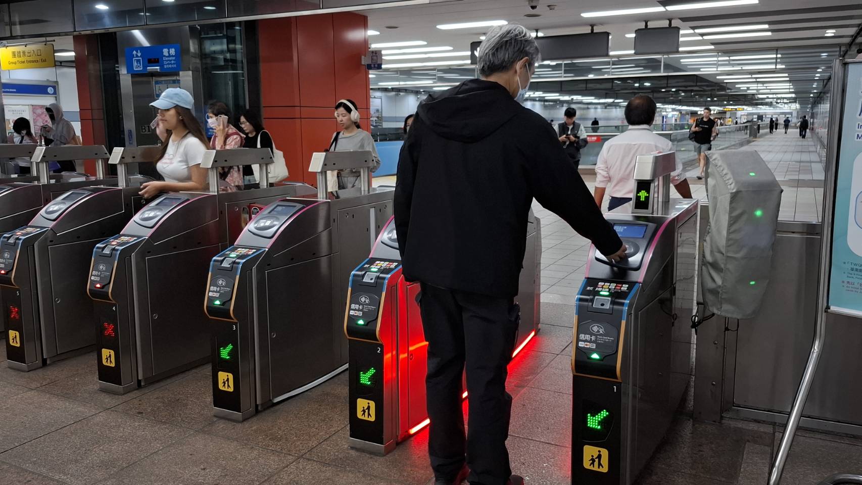 遠東Garden City莫內花園試營運！滿額贈手持風扇、優惠券，捷運可能過站不停