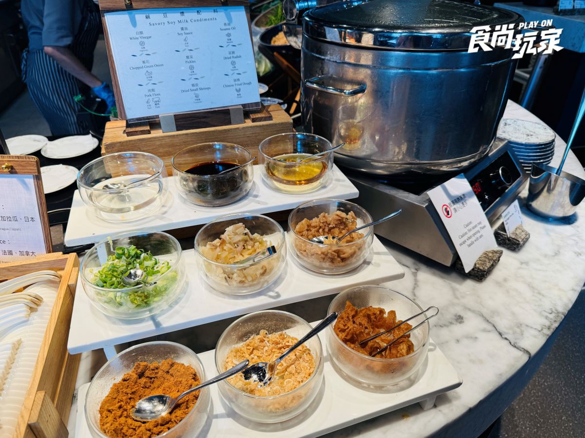 週週免費抽演唱會門票！高雄洲際酒店開箱：入住港灣海景房、美拍藍洞泳池