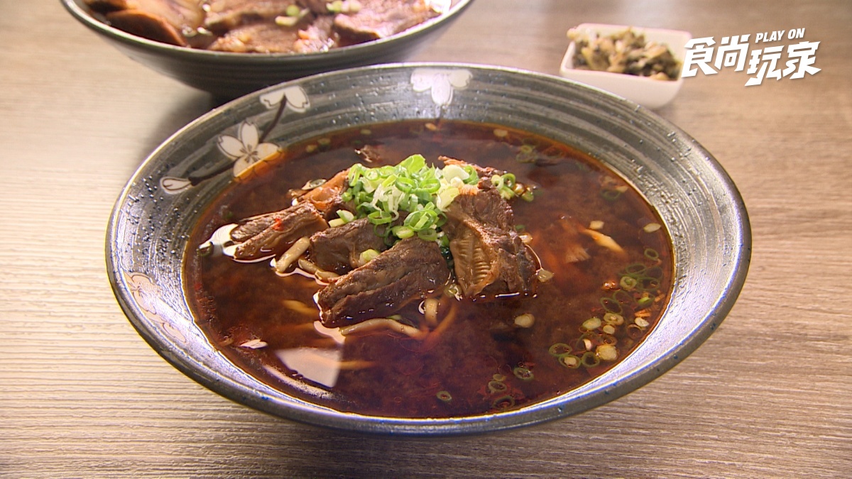 台南小吃吃爆２天１夜！必比登西瓜綿魚湯、90年金牌牛肉麵必吃