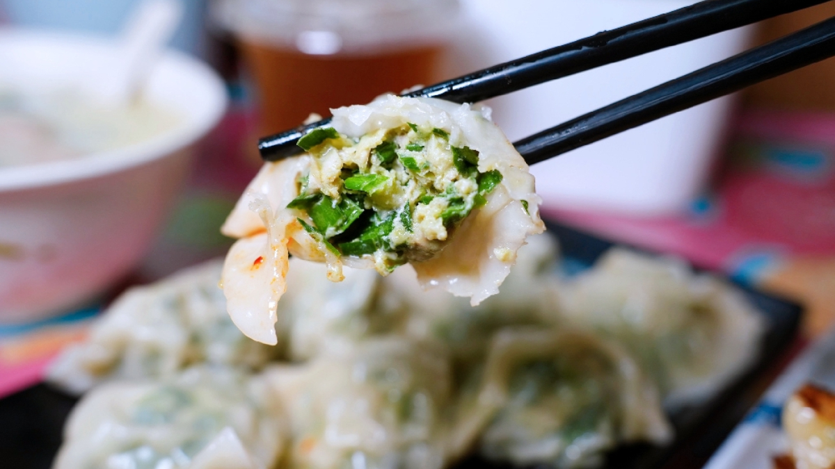 中壢火車站美食推薦！必吃10家：紅豆餅３個10元、399拉麵吃到飽、巨無霸潤餅