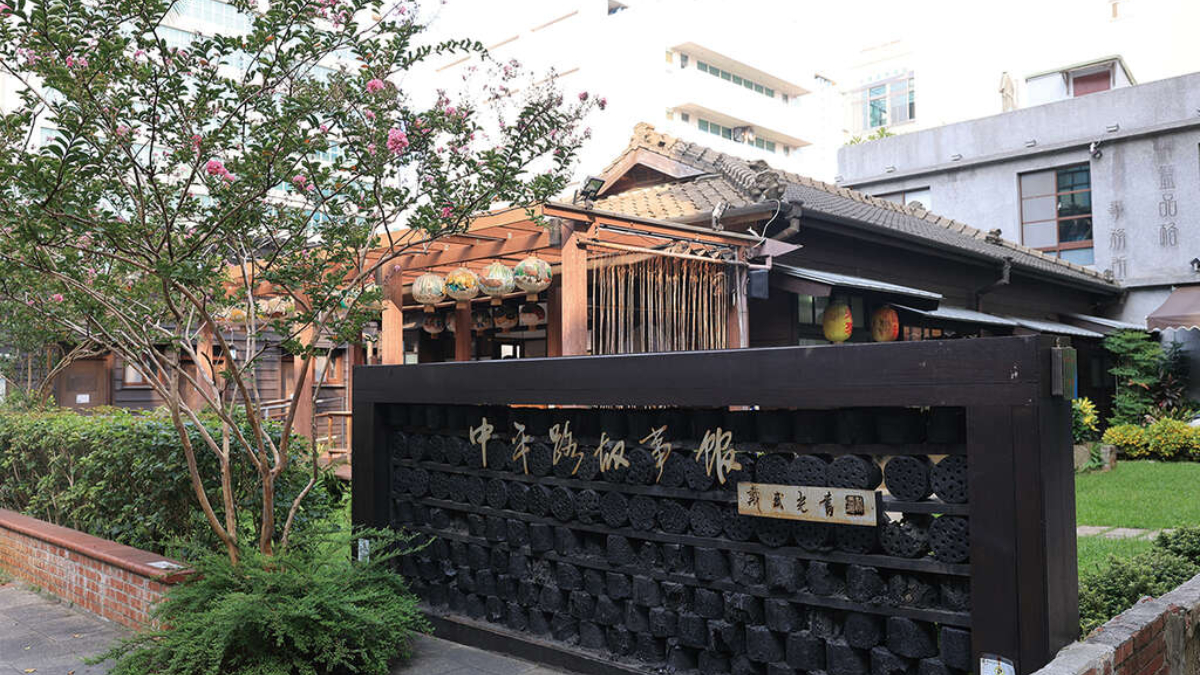 中壢火車站美食推薦!必吃10家:紅豆餅3個10元、399拉麵吃到飽、巨無霸潤餅 中壢火車站美食推薦!必吃10家:紅豆餅3個10元、399拉麵吃到飽、巨無霸潤餅
