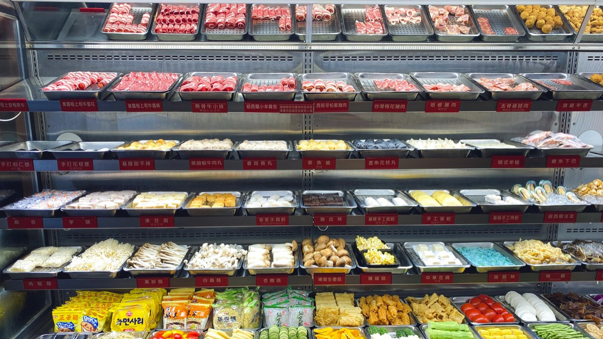 西門町20年老店吃到飽！火鍋破百種品項任吃，５種鮮蝦、螃蟹、哈根達斯通通有