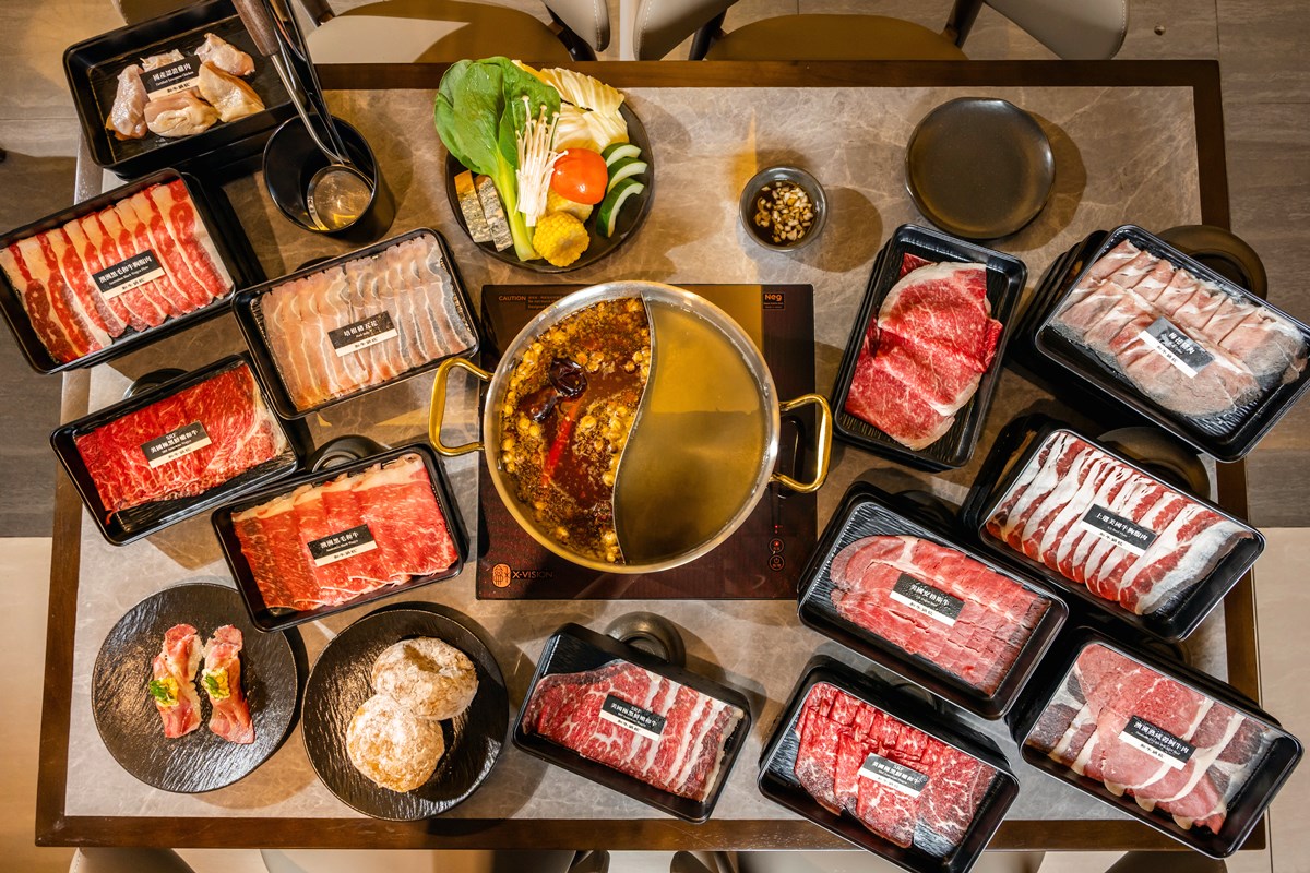 路易莎第１間「火鍋吃到飽」來了！520元暢吃現切肉品、百款自助吧、波士頓派