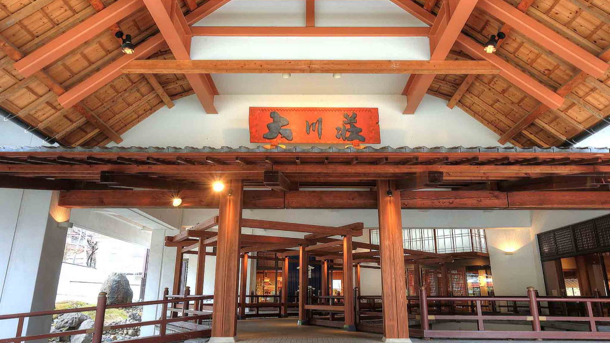 日本５大動漫聖地巡禮！朝聖鬼滅無限城、咒術澀谷事變、芙莉蓮藍色粉蝶花海