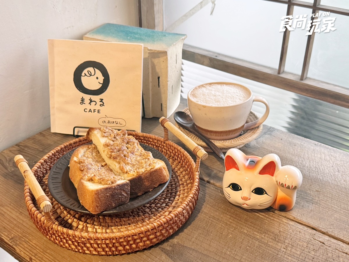 日本巨大招財貓變紅了!常滑喵20週年xHello Kitty,超狂炸蝦、貓咪小鎮一日玩 日本巨大招財貓變紅了!常滑喵20週年xHello Kitty,超狂炸蝦、貓咪小鎮一日玩