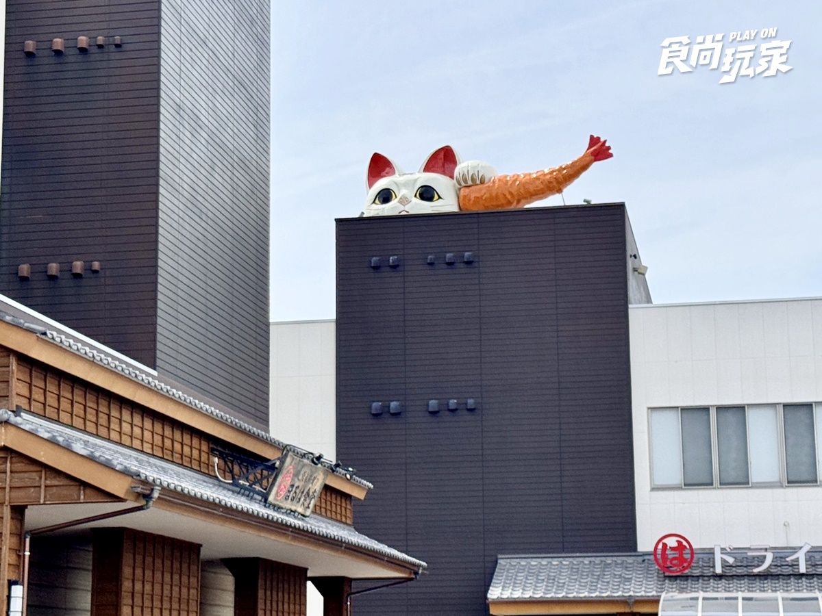 日本巨大招財貓變紅了!常滑喵20週年xHello Kitty,超狂炸蝦、貓咪小鎮一日玩 日本巨大招財貓變紅了!常滑喵20週年xHello Kitty,超狂炸蝦、貓咪小鎮一日玩