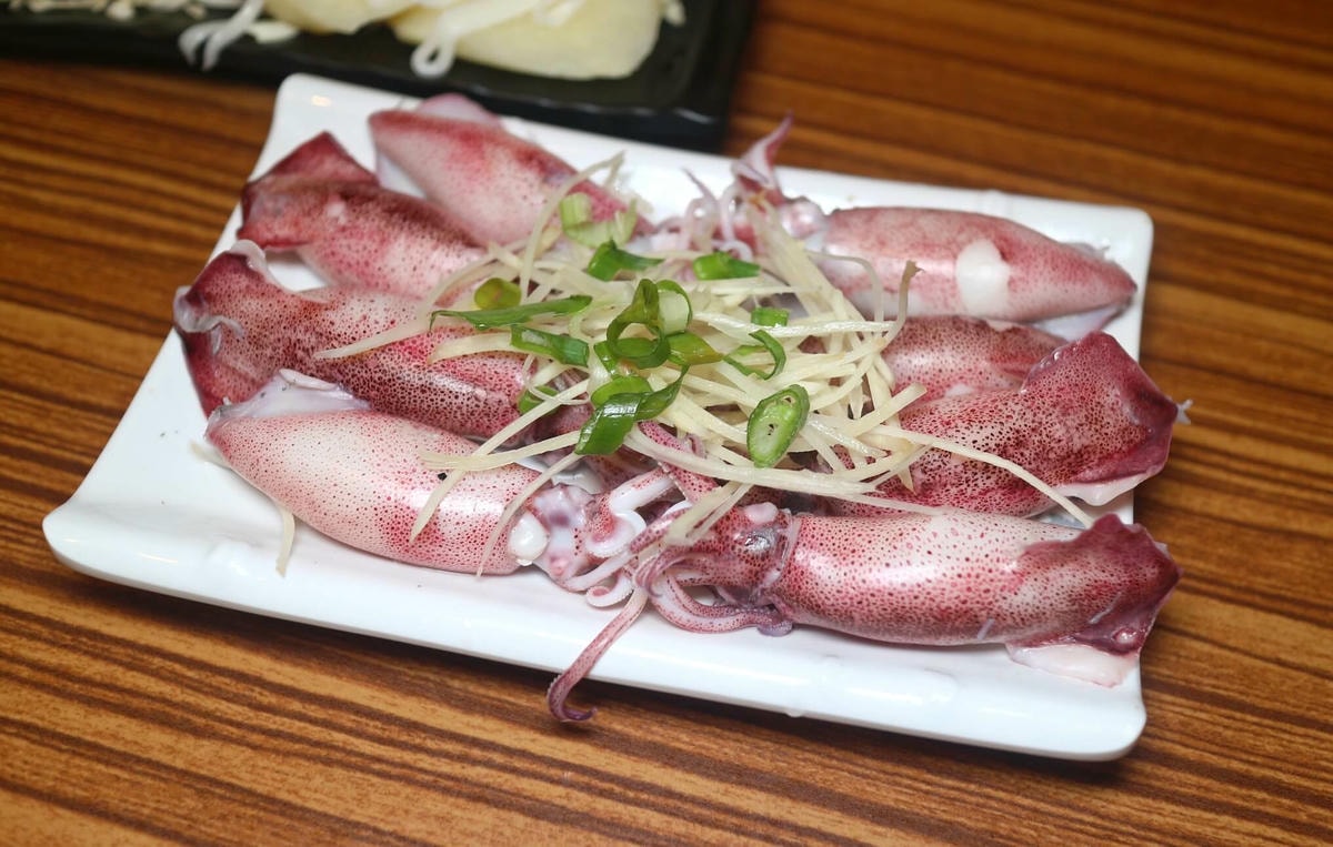 臉盆大「浮誇海鮮粥」這裡吃！整隻螃蟹下鍋，５種海味、料比粥多
