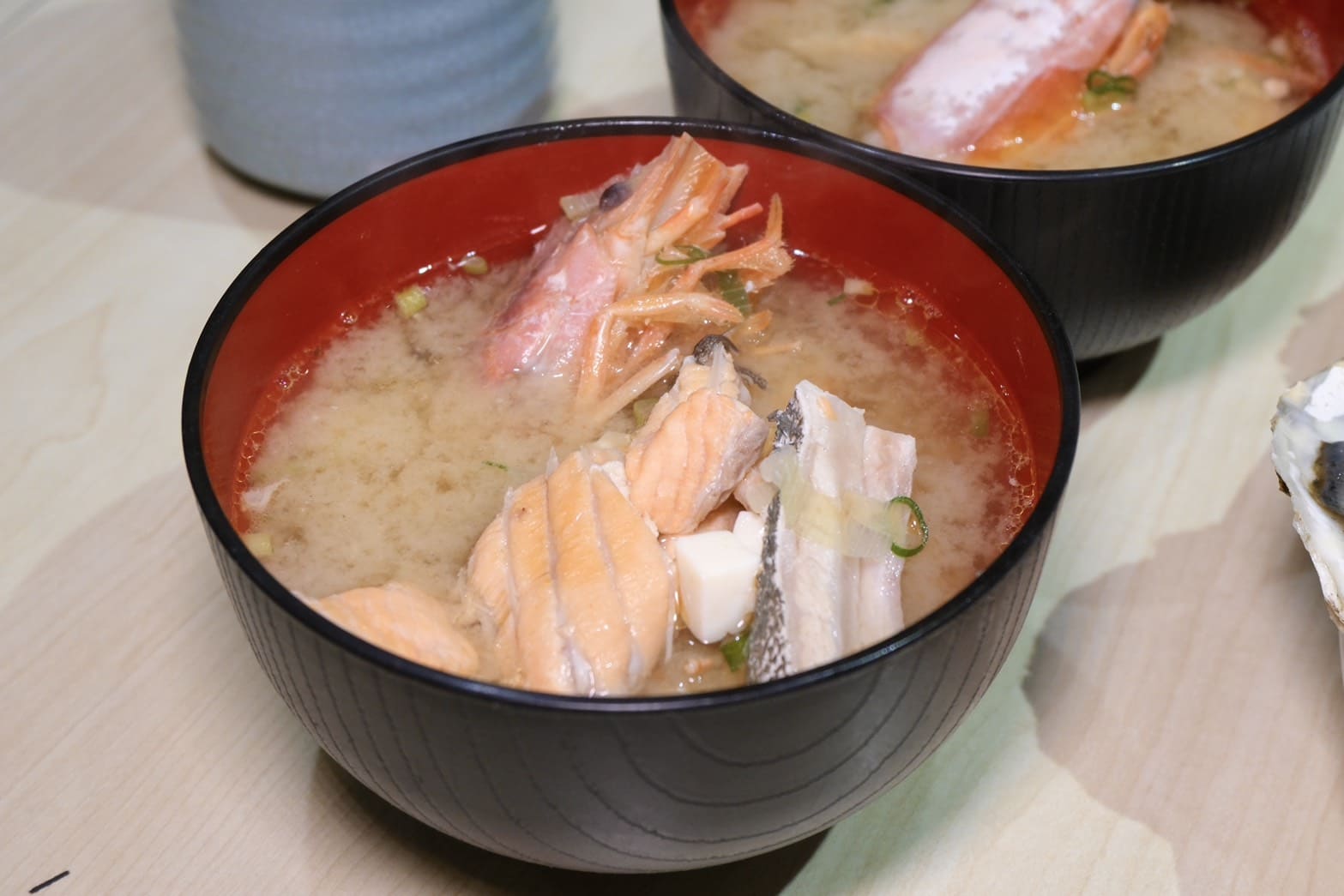 新莊人氣日料推薦！生蠔＋鮭魚吃到飽699元，每日限量20位、味噌湯無限續喝