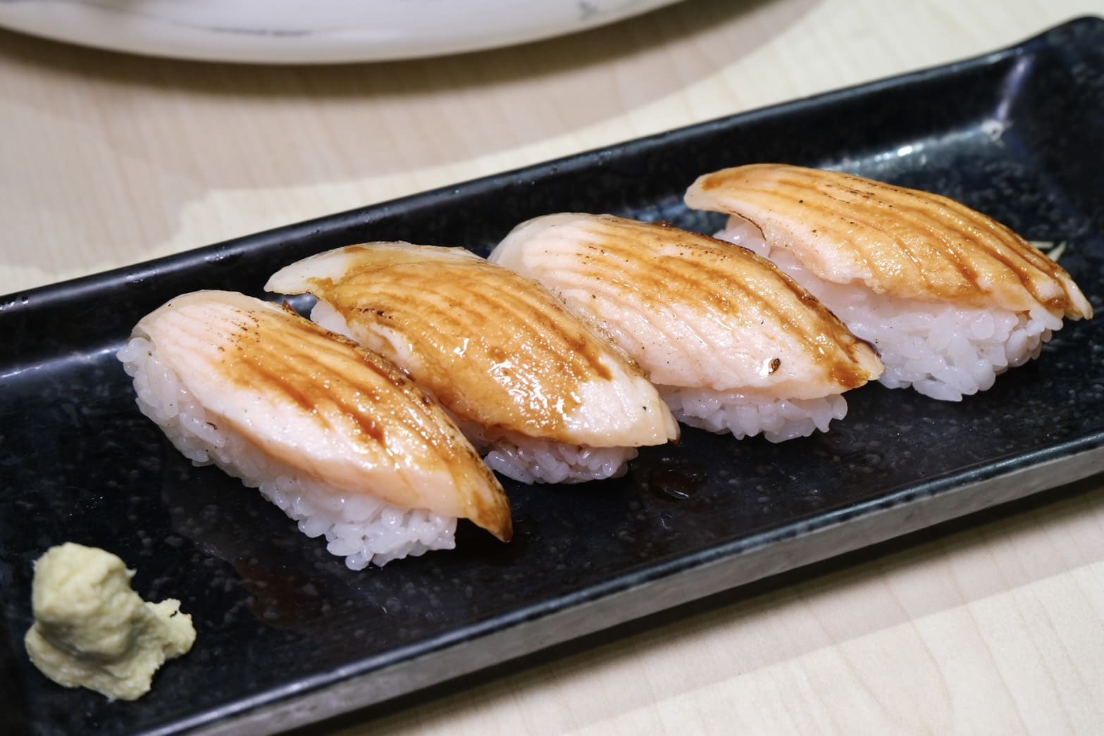 新莊人氣日料推薦！生蠔＋鮭魚吃到飽699元，每日限量20位、味噌湯無限續喝