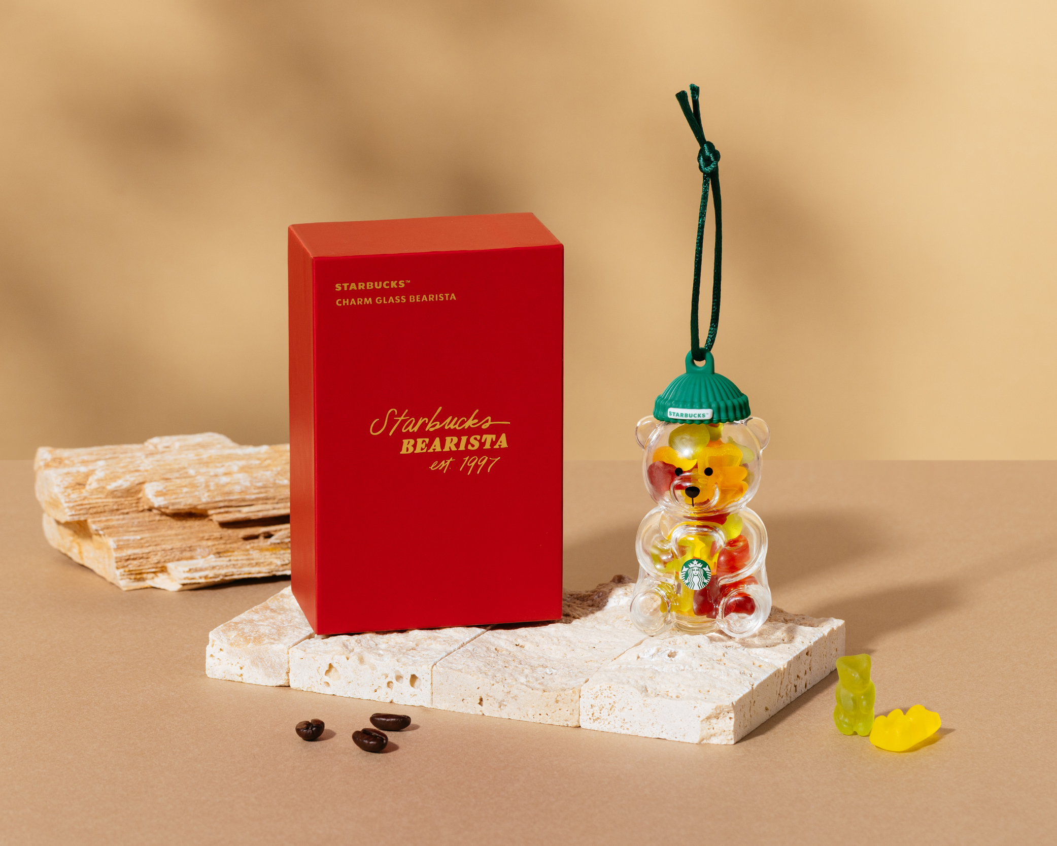 星巴克９月新品包！夏威夷果燕麥咖啡、杜拜巧克力千層，超Q秋季史努比周邊