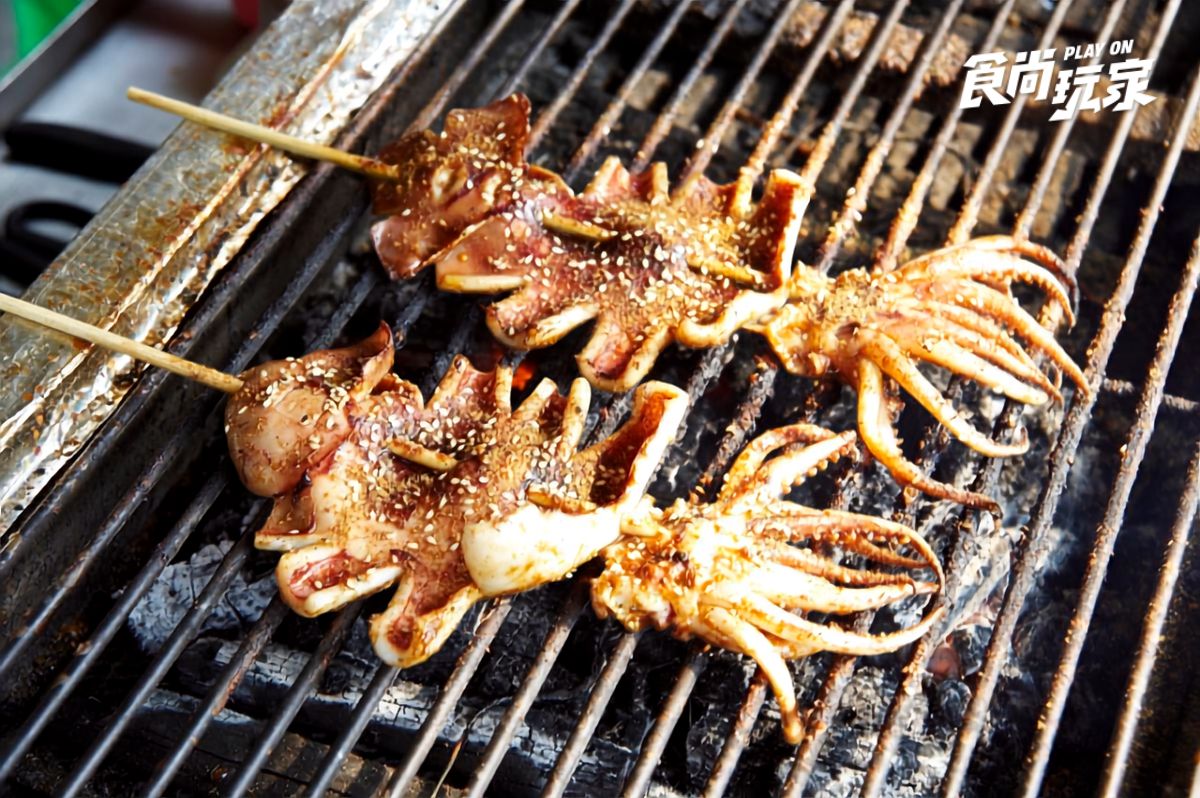 旗津首屆「海風市集」連續２週登場！搭渡輪、逛老街吃美食，夕陽下沙灘踏浪