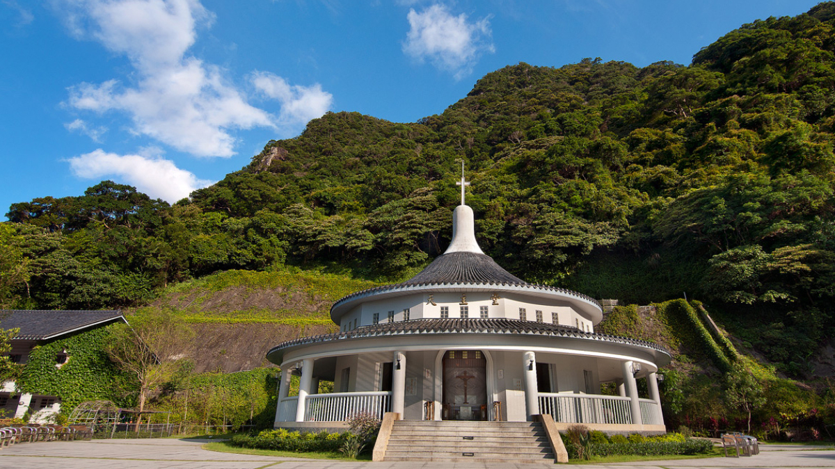 礁溪泡腳池再＋１！五峰旗賞瀑布、爬步道、泡湯，必吃潤餅大腸包小腸
