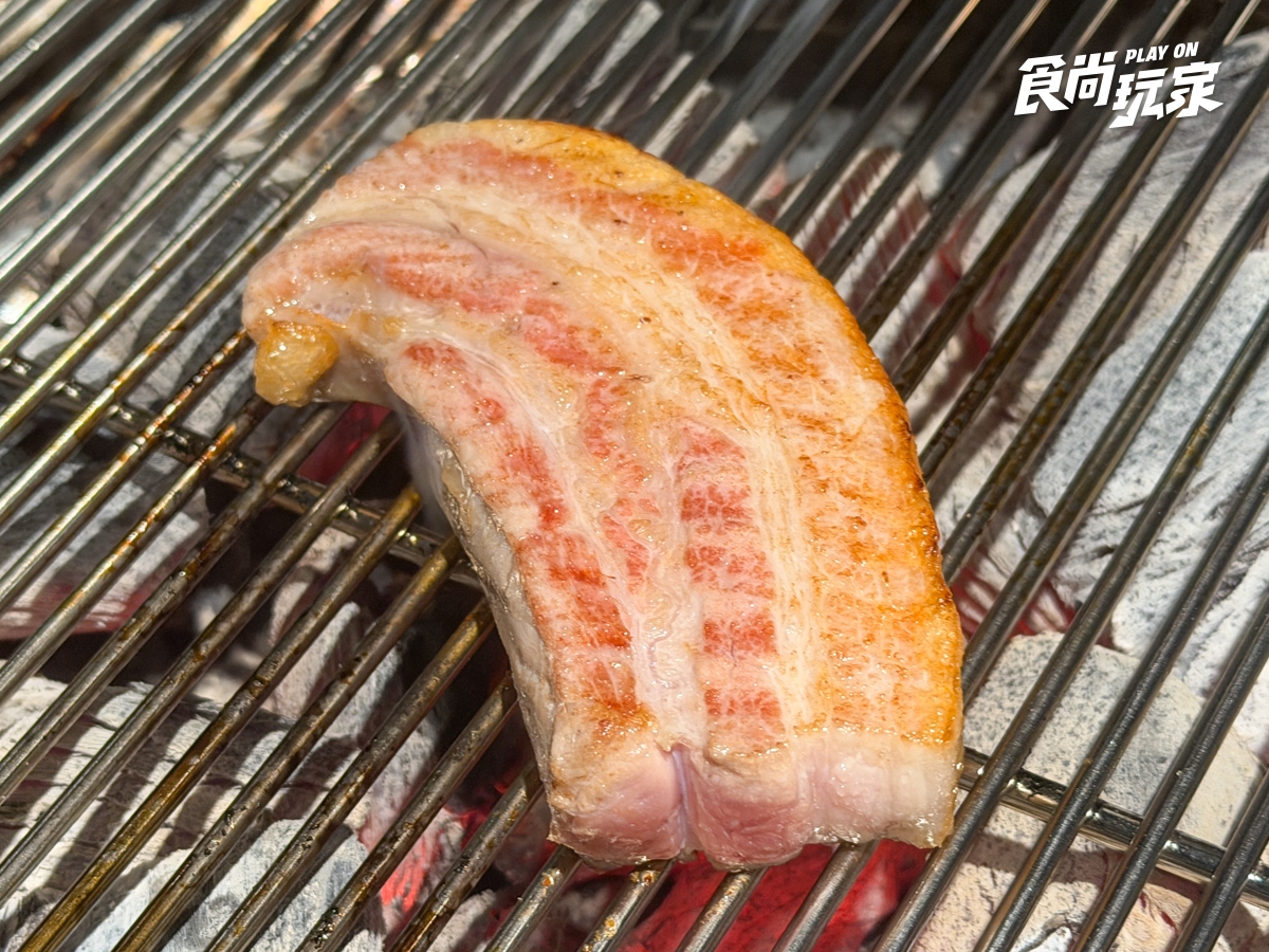韓國人氣燒肉「囕盈豚」插旗台北大巨蛋!推薦菜色開箱,低消600元、專人代烤 韓國人氣燒肉「囕盈豚」插旗台北大巨蛋!推薦菜色開箱,低消600元、專人代烤