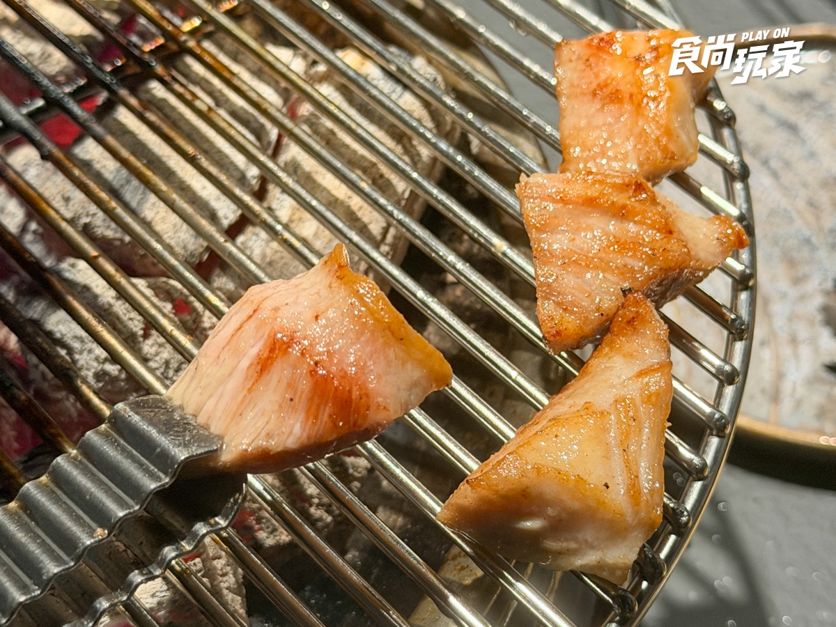 韓國人氣燒肉「囕盈豚」插旗台北大巨蛋！推薦菜色開箱，低消600元、專人代烤